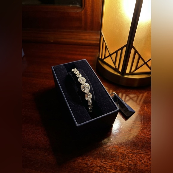 Swarovski Heart Crystal Silver Bangle Bracelet